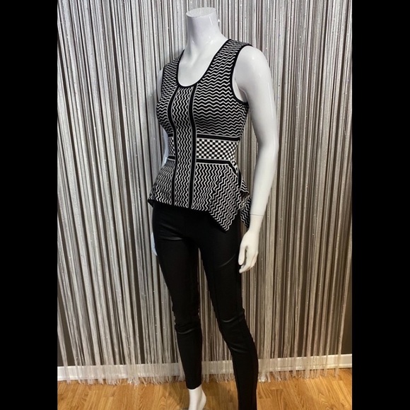 🔻SALE🔻BCBGMAXAZRIA🔹NEW CONDITION - Picture 3 of 10